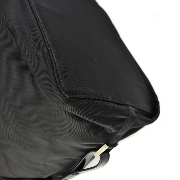 GUCCI: Black, Nylon & Patent Leather Logo Folding Compact Weekender Bag (wm) - Picture 6 of 12